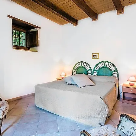 In Sleeps 3 With Air Con Apartment *