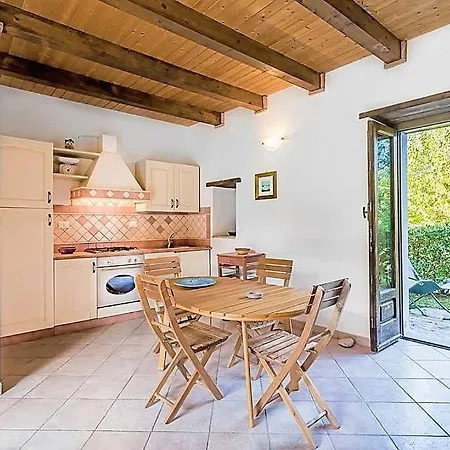 Daire In Sleeps 3 With Air Con *